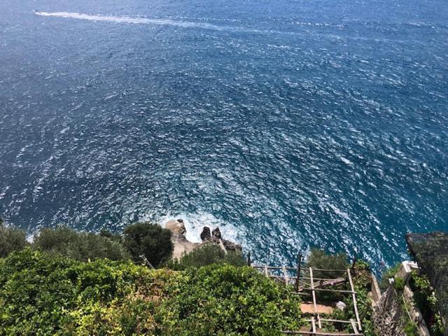 Appartamento Di Raphael Con Discesa Privata Al Mare Amalfi Exterior foto